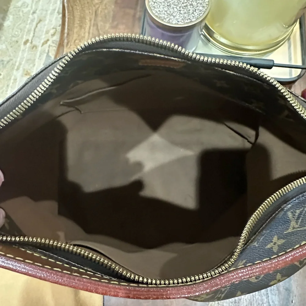 Louis Vuitton Sully MM - Picture 11 of 16